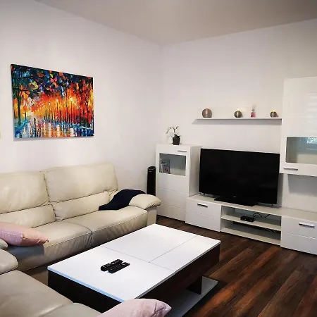 Polat 1 Apartment *